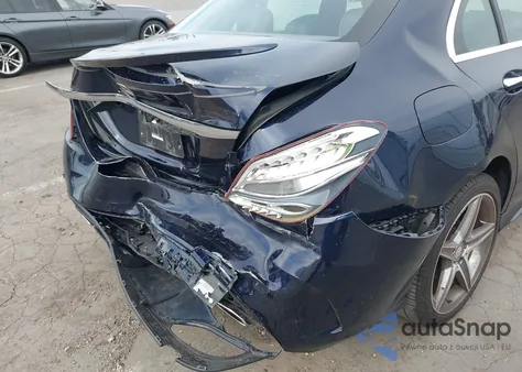 2015 Mercedes-Benz C 300 Sport из США, поврежденный, VIN 55SWF4JB5FU052605